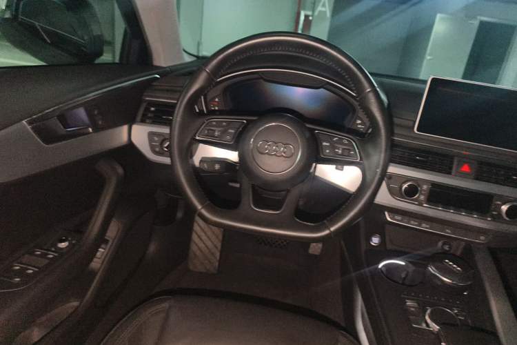Used Audi A4L 2017 45 TFSI quattro Sport Edition Steering Wheel
