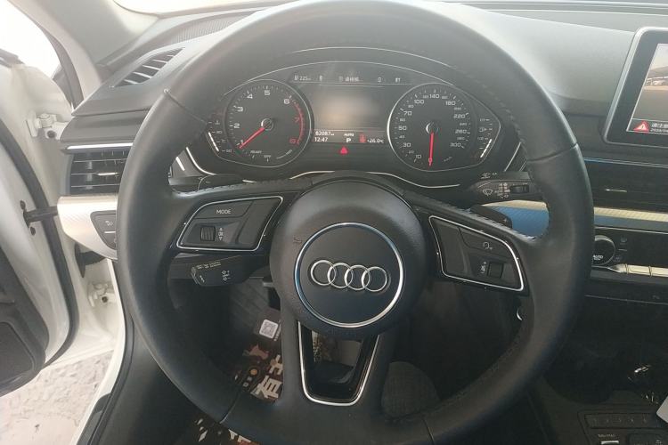 Used Audi A4L 2017 40 TFSI Fashion Model Steering Wheel