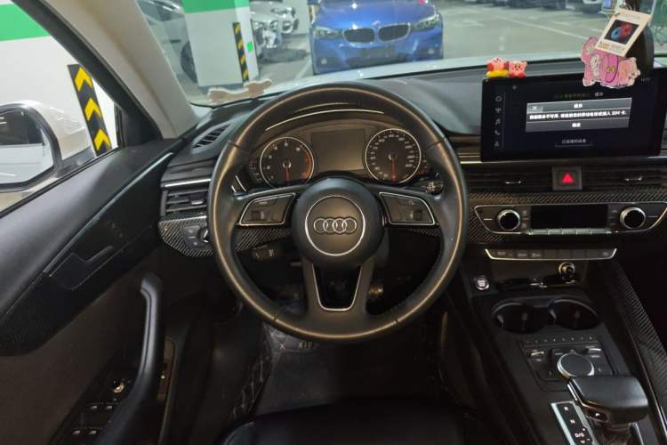 Used Audi A4L 2017 Plus 40 TFSI Ambition Model Steering Wheel