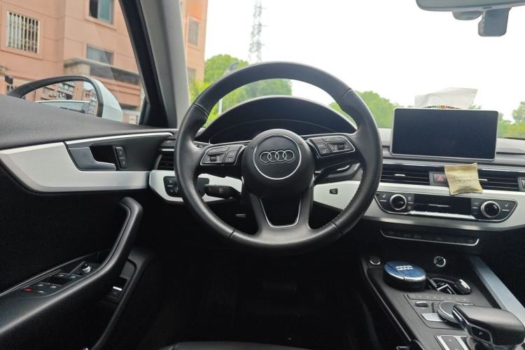 Used Audi A4L 2017 45 TFSI quattro Sport Edition Steering Wheel