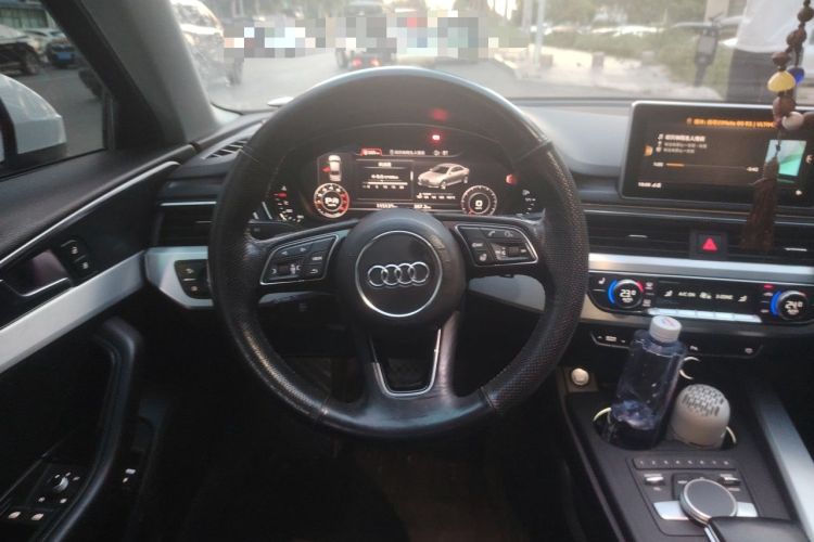 Used Audi A4L 2017 Plus 40 TFSI Sport Model Steering Wheel