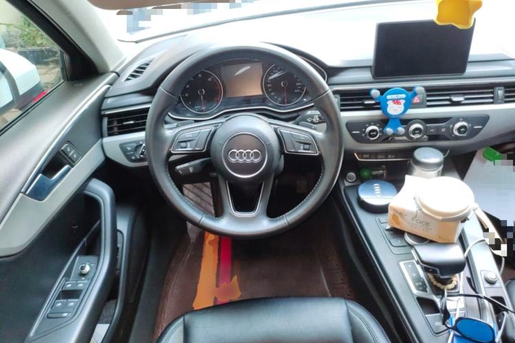 Used Audi A4L 2017 40 TFSI Ambition Edition Steering Wheel