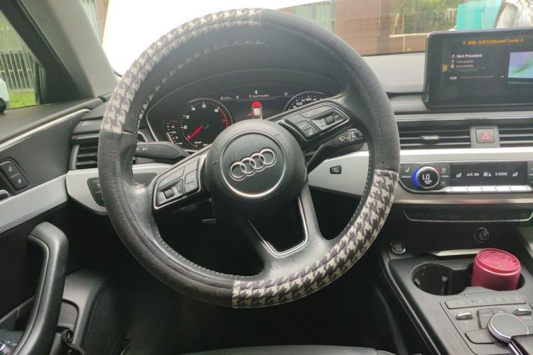 Used Audi A4L 2017 40 TFSI Fashion Model Steering Wheel