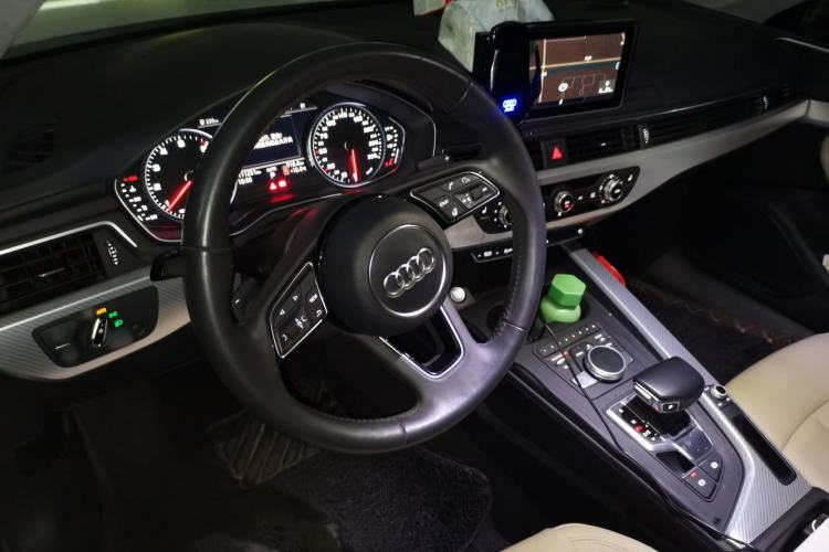 Used Audi A4L 2017 40 TFSI Fashion Model Steering Wheel