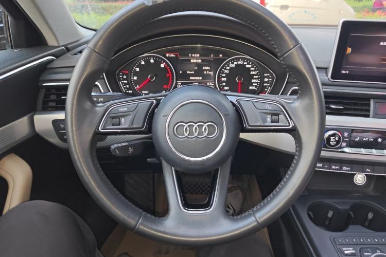 Used Audi A4L 2017 Plus 40 TFSI Fashion Model Steering Wheel