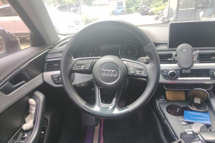 Used Audi A4L 2017 40 TFSI Fashion Model Steering Wheel