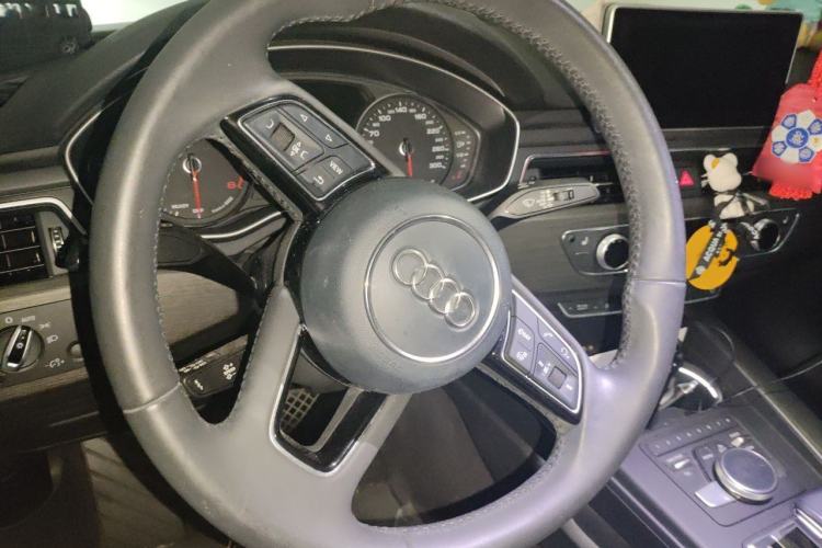 Used Audi A4L 2017 40 TFSI Style Edition Steering Wheel