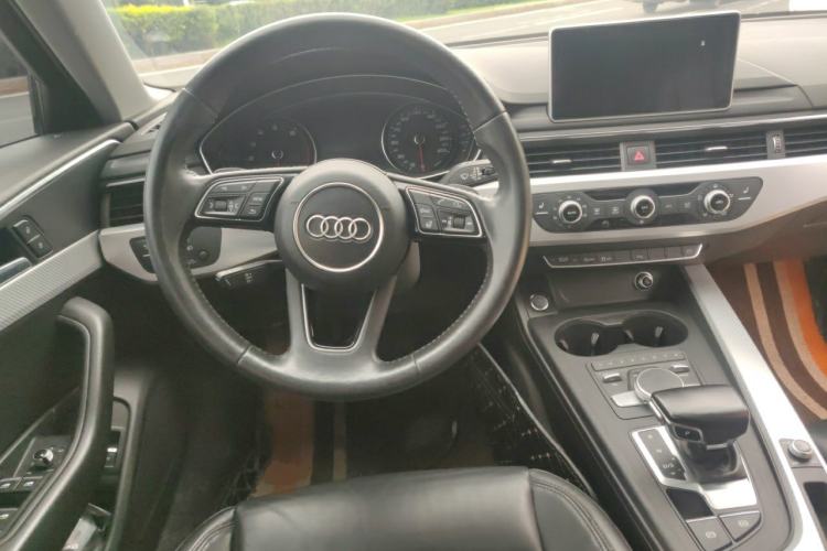 Used Audi A4L 2017 Plus 40 TFSI Fashion Model Steering Wheel