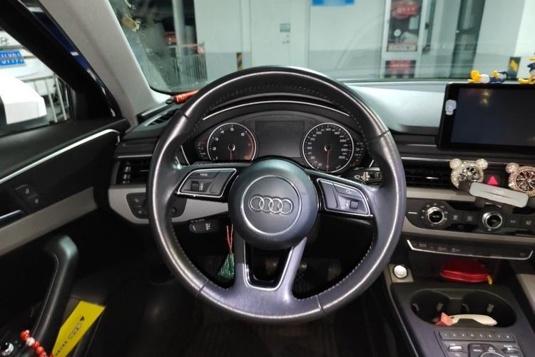 Used Audi A4L 2017 Plus 40 TFSI Ambition Model Steering Wheel