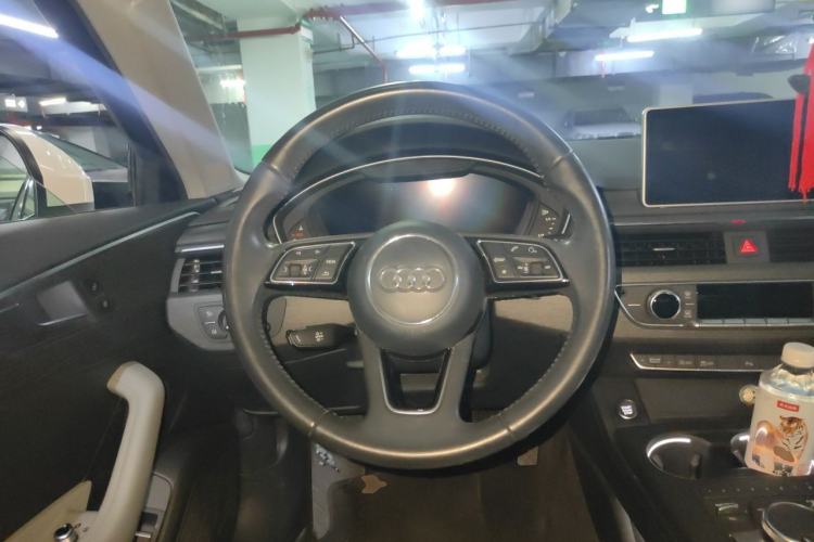 Used Audi A4L 2017 40 TFSI Style Edition Steering Wheel
