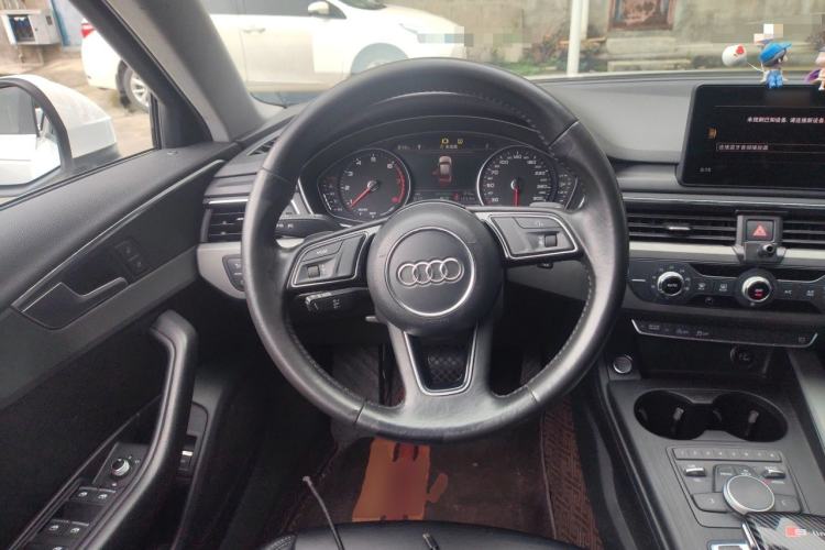 Used Audi A4L 2017 Plus 40 TFSI Ambition Model Steering Wheel
