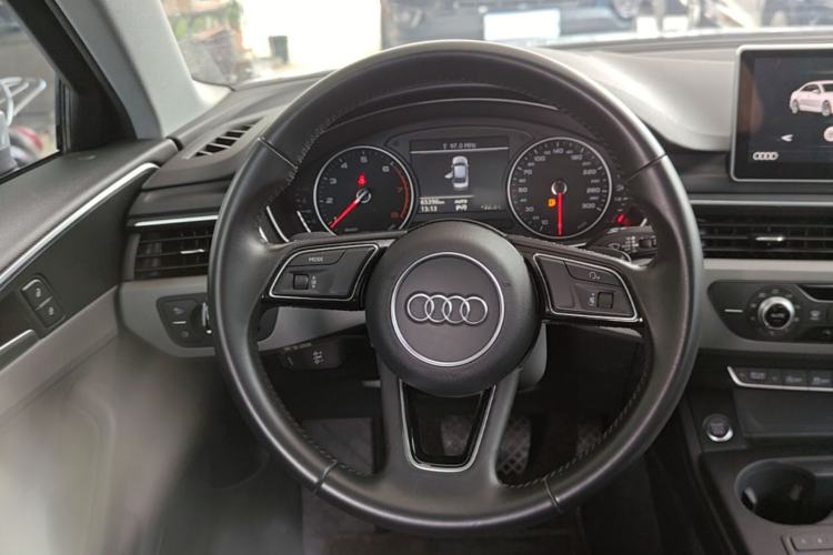 Used Audi A4L 2017 40 TFSI Ambition Edition Steering Wheel