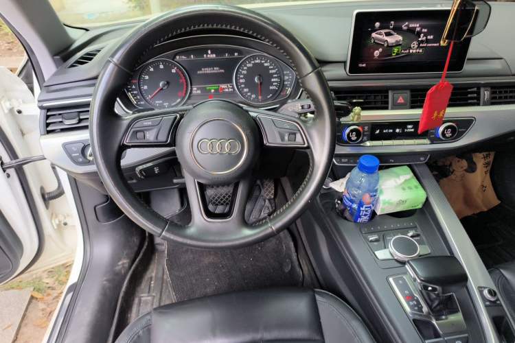 Used Audi A4L 2017 40 TFSI Fashion Model Steering Wheel