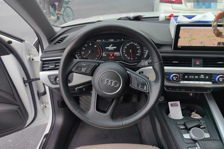 Used Audi A4L 2017 40 TFSI Fashion Model Steering Wheel