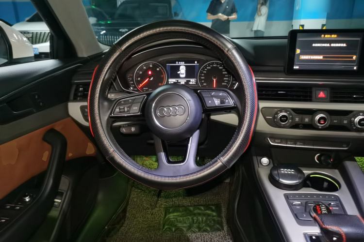 Used Audi A4L 2017 40 TFSI Ambition Edition Steering Wheel
