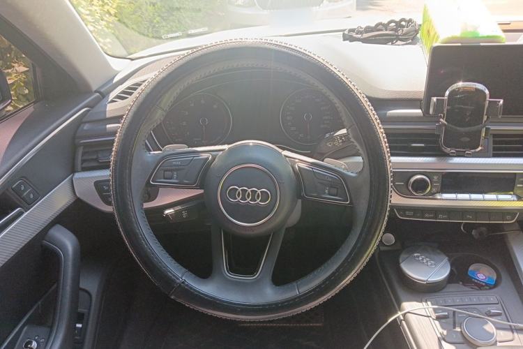 Used Audi A4L 2017 40 TFSI Fashion Model Steering Wheel