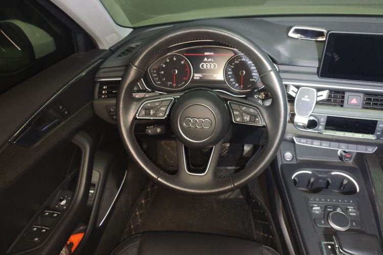 Used Audi A4L 2017 40 TFSI Style Edition Steering Wheel