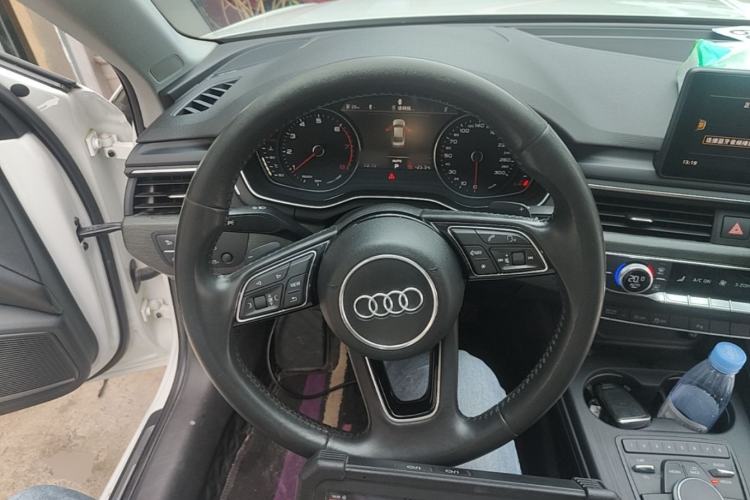Used Audi A4L 2017 40 TFSI Style Edition Steering Wheel
