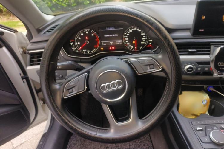 Used Audi A4L 2017 Plus 40 TFSI Ambition Model Steering Wheel