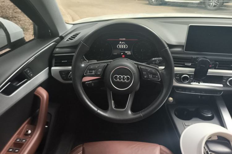 Used Audi A4L 2017 Plus 40 TFSI Fashion Model Steering Wheel