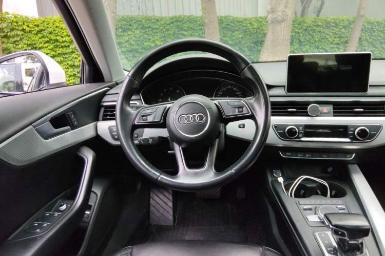 Used Audi A4L 2017 Plus 40 TFSI Fashion Model Steering Wheel
