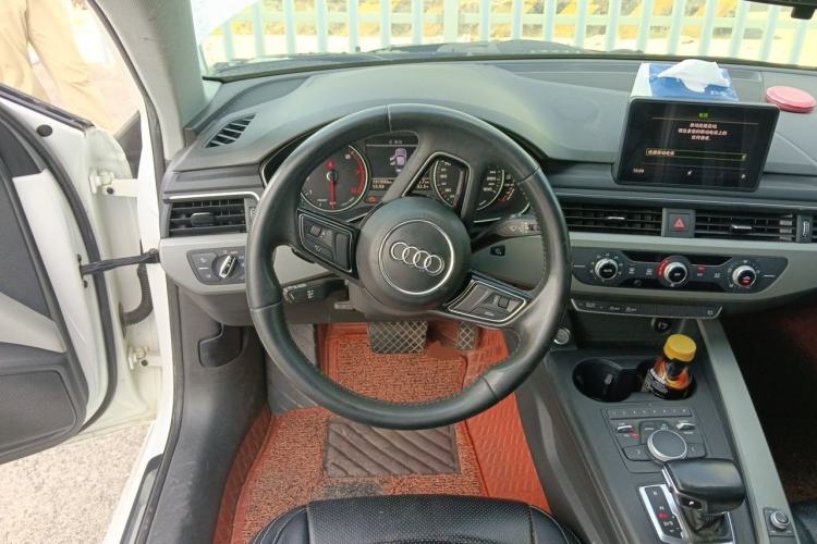 Used Audi A4L 2017 Plus 40 TFSI Ambition Model Steering Wheel
