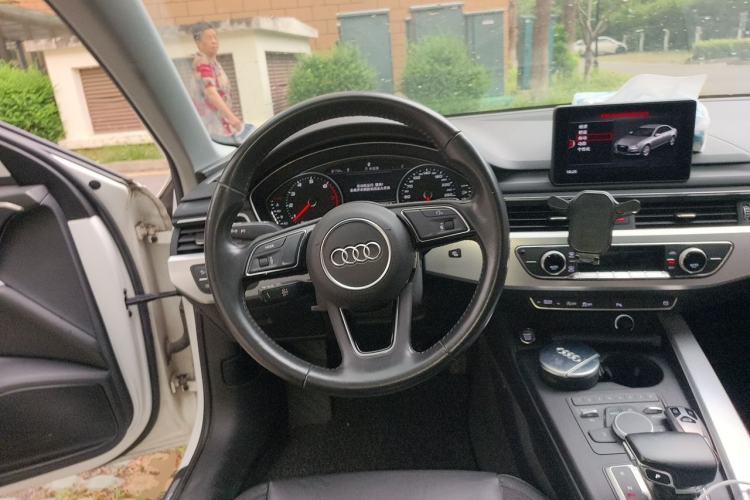 Used Audi A4L 2017 40 TFSI Style Edition Steering Wheel
