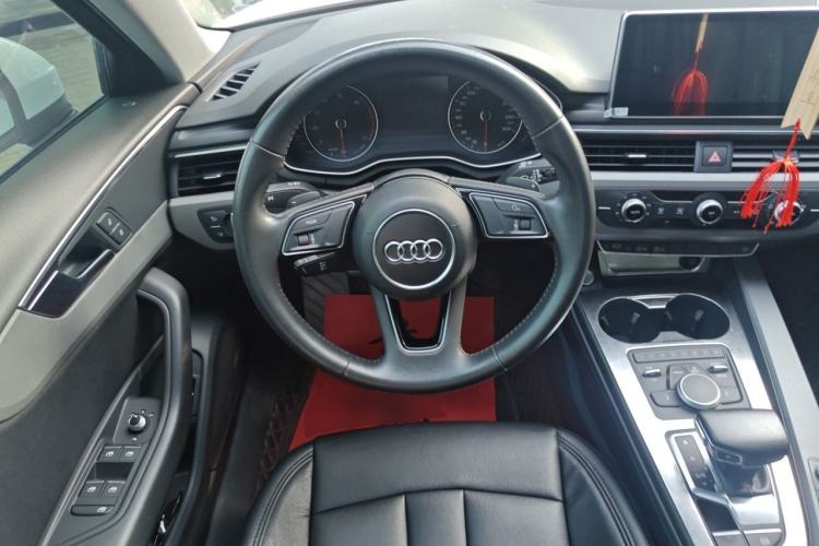 Used Audi A4L 2017 Plus 40 TFSI Ambition Model Steering Wheel