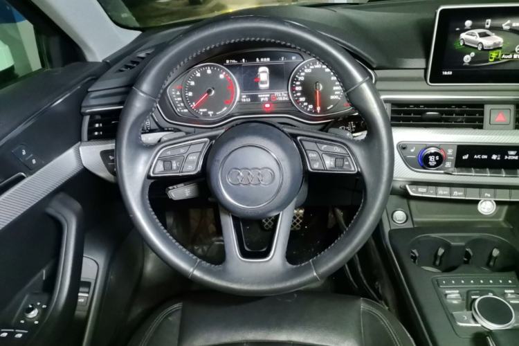 Used Audi A4L 2017 40 TFSI Fashion Model Steering Wheel