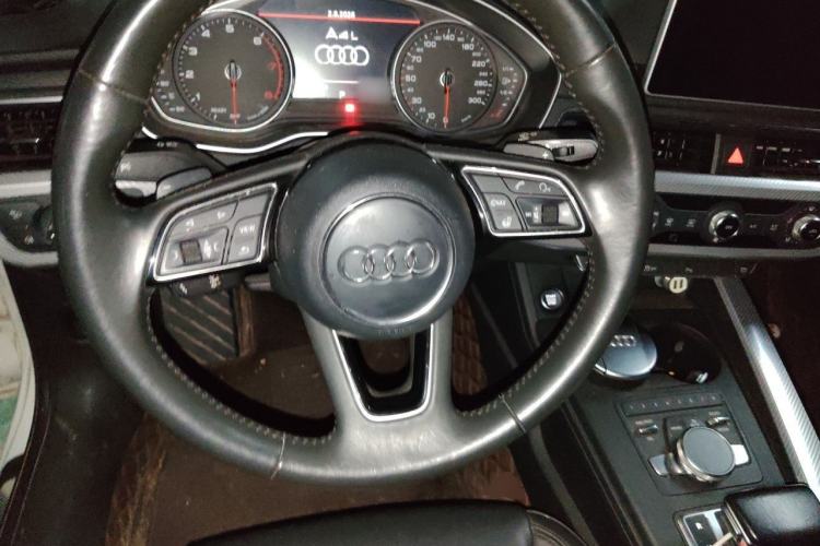Used Audi A4L 2017 Plus 40 TFSI Ambition Model Steering Wheel