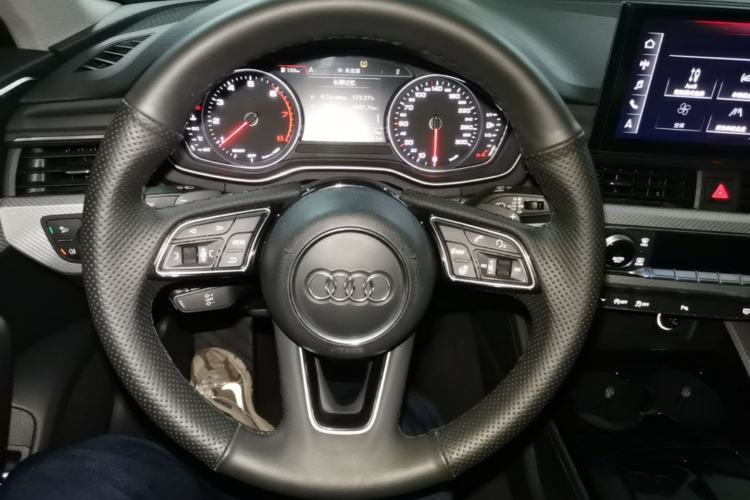 Used Audi A4L 2017 40 TFSI Fashion Model Steering Wheel