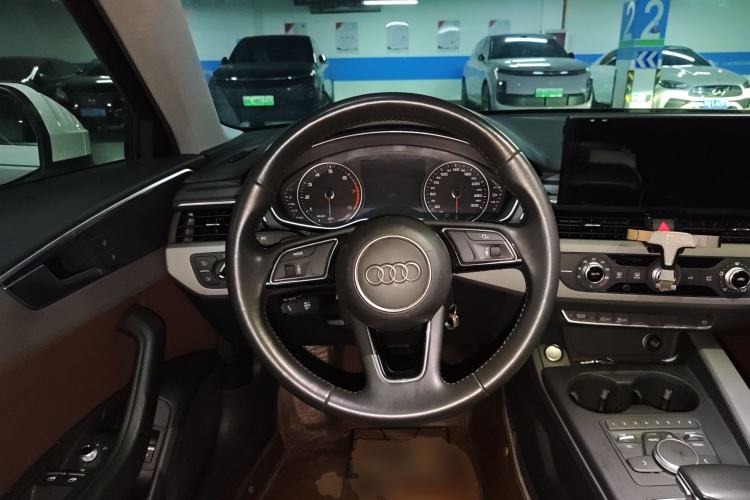 Used Audi A4L 2017 40 TFSI Fashion Model Steering Wheel