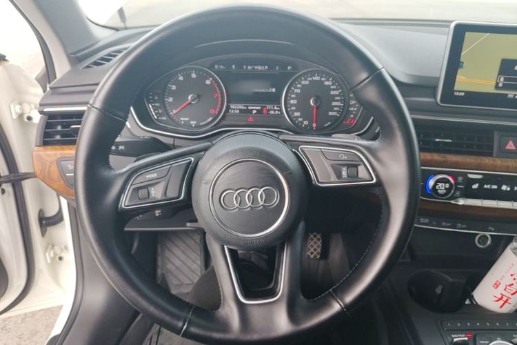 Used Audi A4L 2017 Plus 40 TFSI Fashion Model Steering Wheel