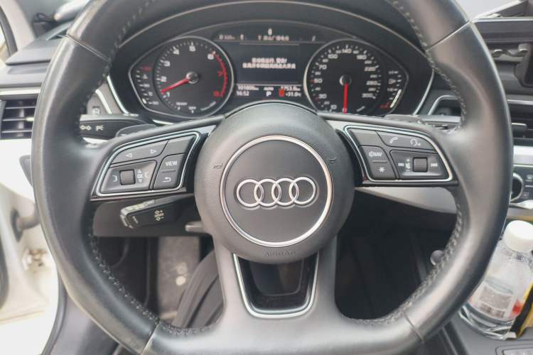 Used Audi A4L 2017 45 TFSI quattro Style Edition Steering Wheel