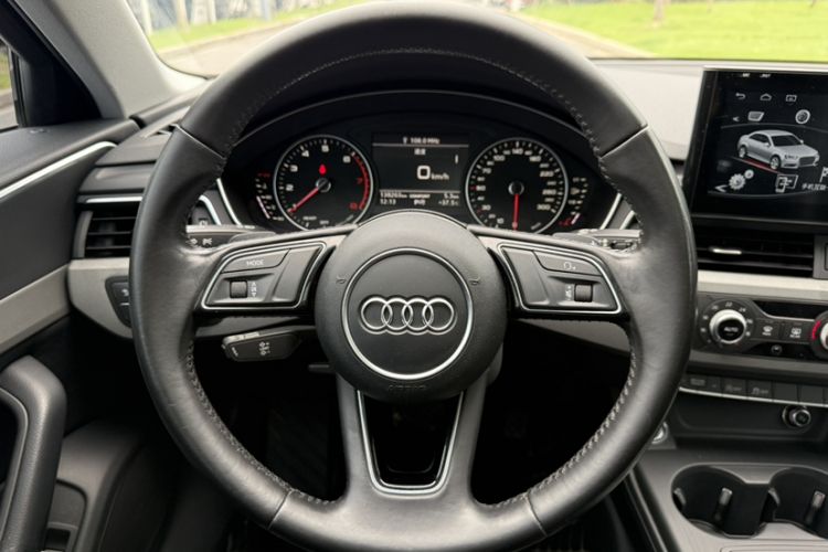 Used Audi A4L 2017 40 TFSI Ambition Edition Steering Wheel