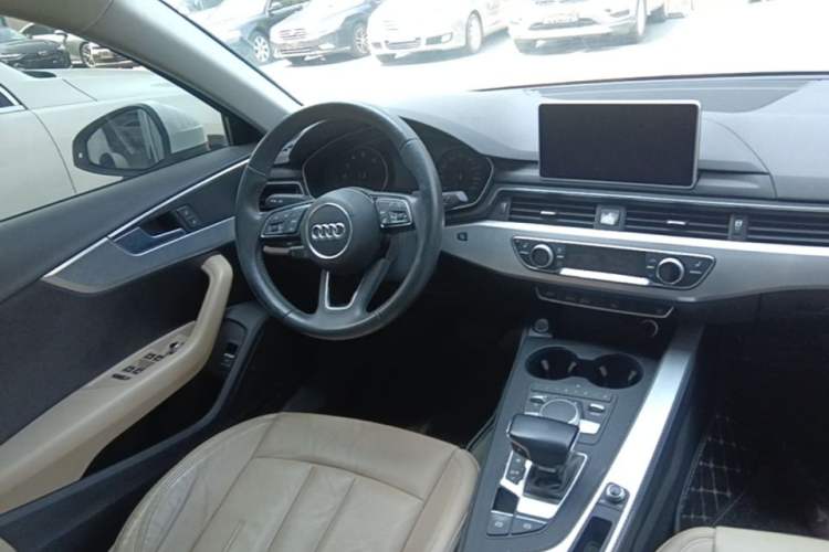 Used Audi A4L 2017 Plus 40 TFSI Fashion Model Steering Wheel
