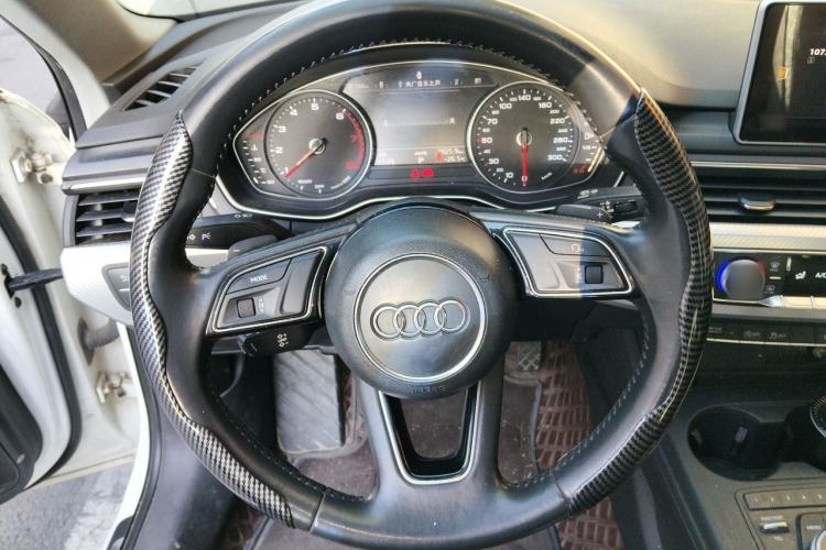 Used Audi A4L 2017 Plus 40 TFSI Fashion Model Steering Wheel