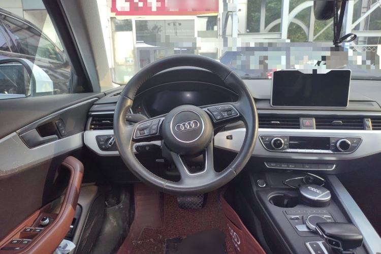 Used Audi A4L 2017 Plus 40 TFSI Sport Model Steering Wheel