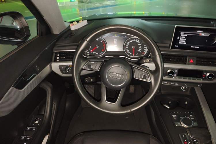 Used Audi A4L 2017 Plus 40 TFSI Fashion Model Steering Wheel