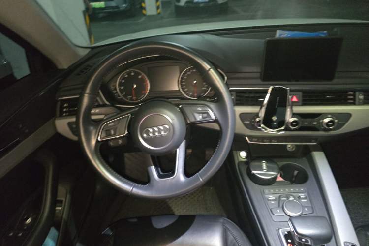 Used Audi A4L 2017 Plus 40 TFSI Ambition Model Steering Wheel