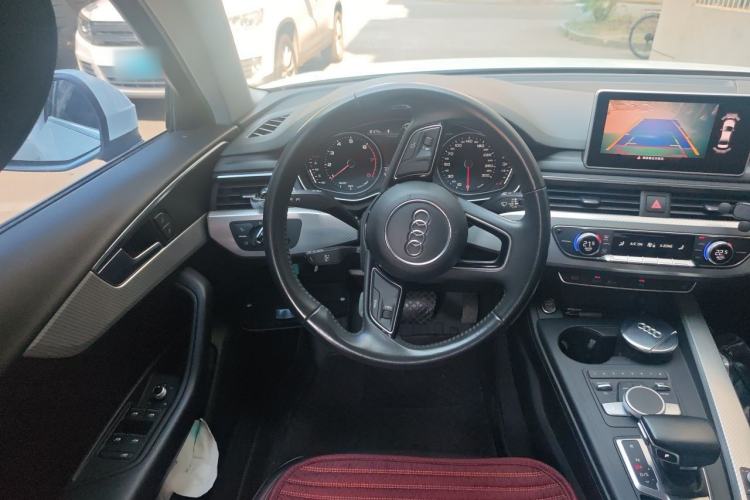 Used Audi A4L 2017 Plus 40 TFSI Ambition Model Steering Wheel