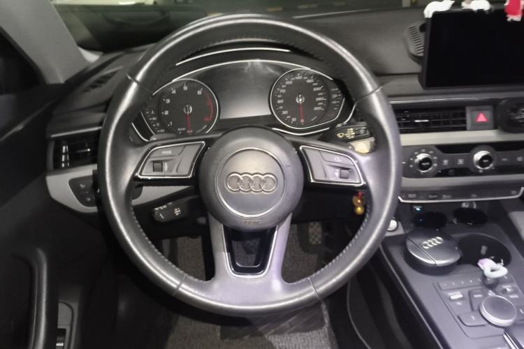 Used Audi A4L 2017 Plus 40 TFSI Ambition Model Steering Wheel