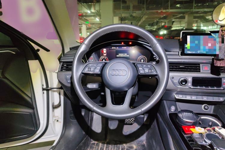 Used Audi A4L 2017 Plus 40 TFSI Style Edition Steering Wheel