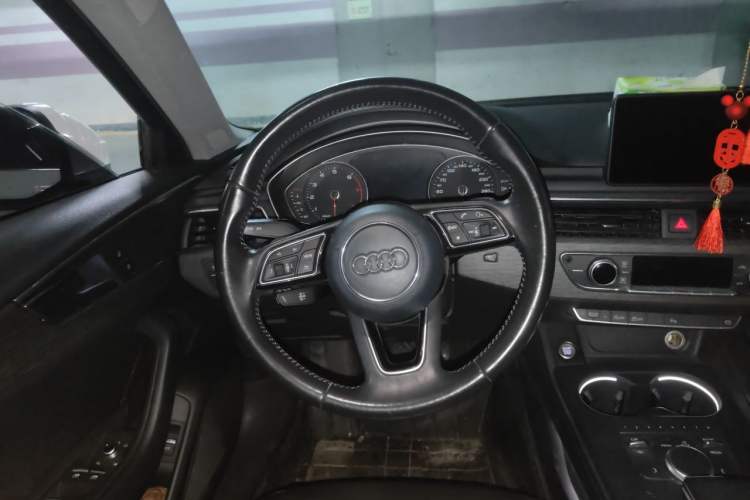 Used Audi A4L 2017 40 TFSI Style Edition Steering Wheel