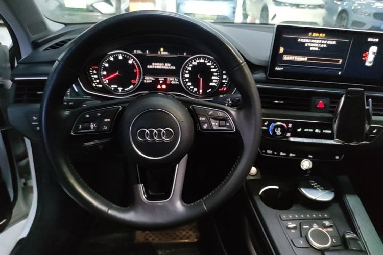 Used Audi A4L 2017 40 TFSI Style Edition Steering Wheel
