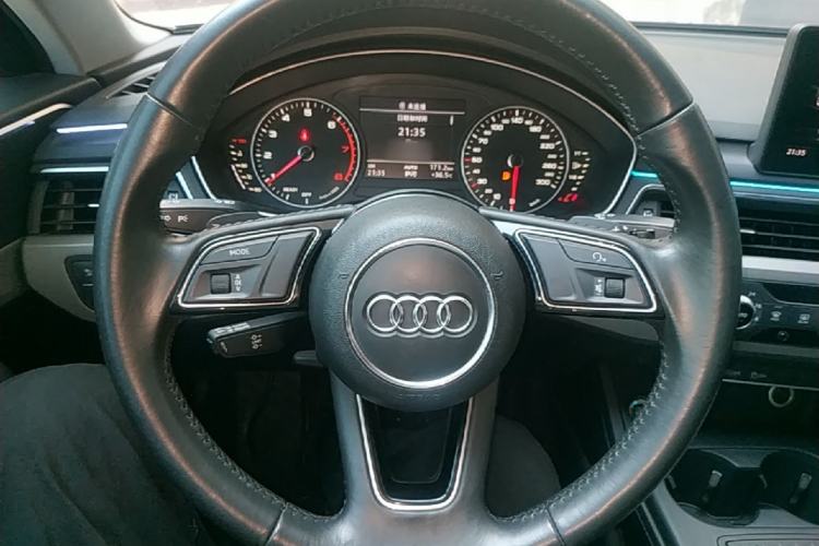 Used Audi A4L 2017 Plus 40 TFSI Ambition Model Steering Wheel