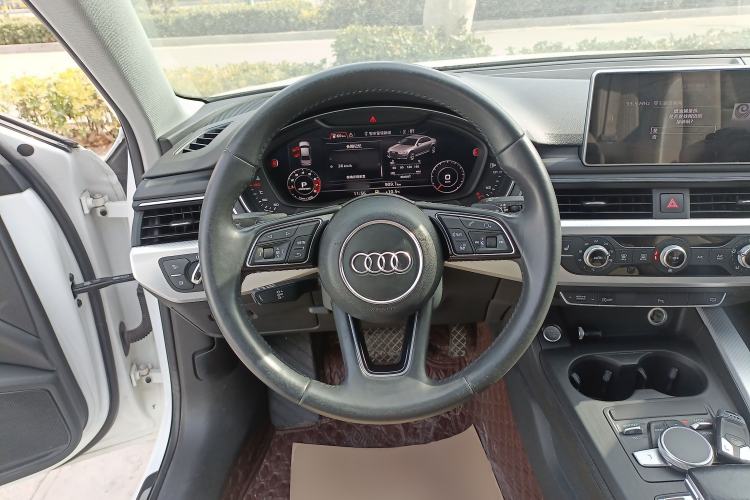 Used Audi A4L 2017 Plus 40 TFSI Fashion Model Steering Wheel