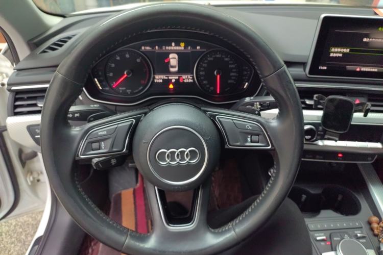 Used Audi A4L 2017 Plus 40 TFSI Fashion Model Steering Wheel