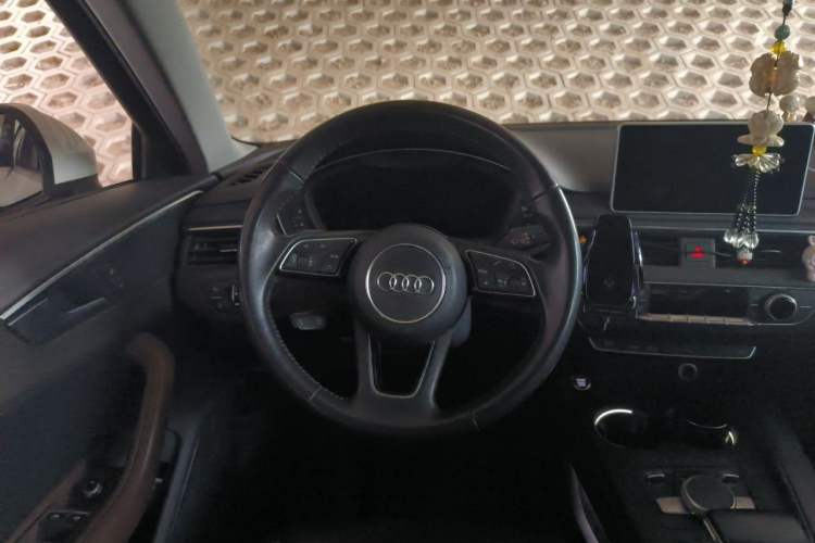 Used Audi A4L 2017 40 TFSI Style Edition Steering Wheel