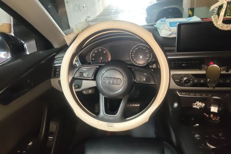 Used Audi A4L 2017 40 TFSI Ambition Edition Steering Wheel